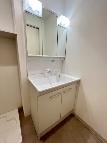洗面設備　別号室の画像です。ご参考下さい