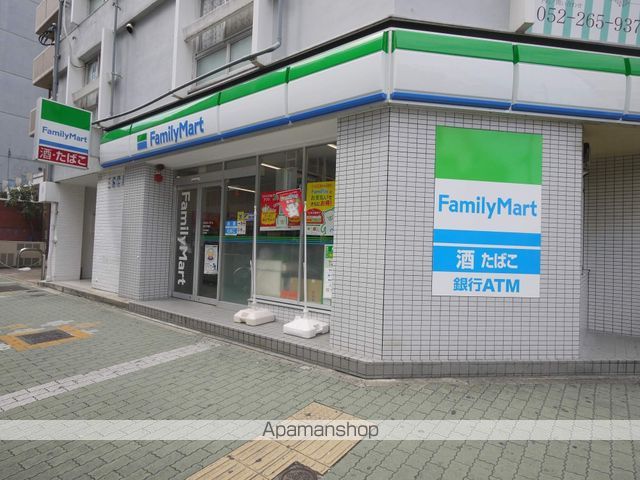 コンビニ　ファミリーマート（コンビニ）まで326m
