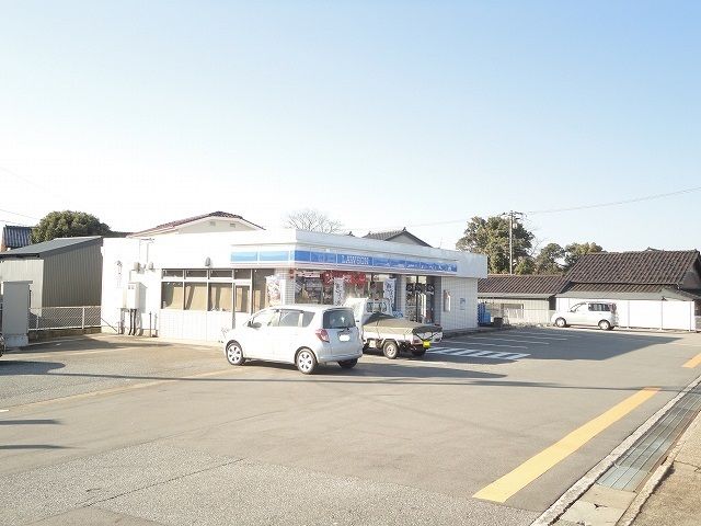 コンビニ　ローソン（コンビニ）まで700m