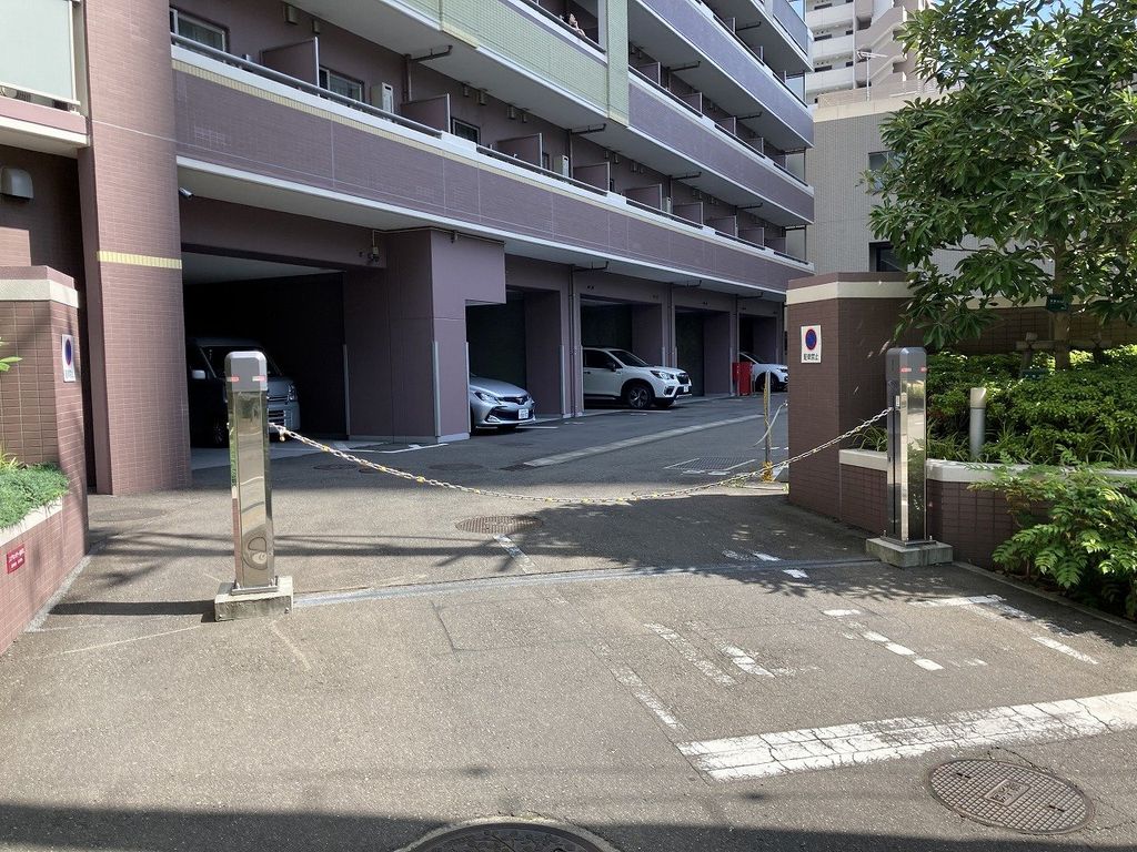 駐車場　駐車場