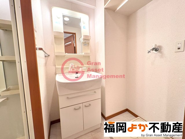 洗面設備　独立洗面台で身支度をすべて済ませてしまいましょう