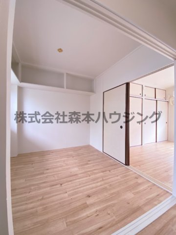 居室・リビング　きれいな居間です