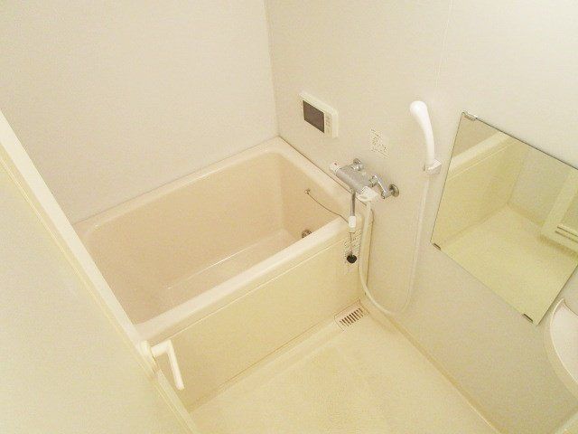バス・シャワールーム　一日の疲れを癒せるバスルームです