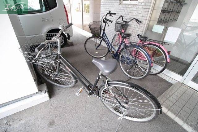 コスモクィーン富田町の外観写真