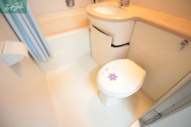 コスモクィーン富田町のトイレ写真