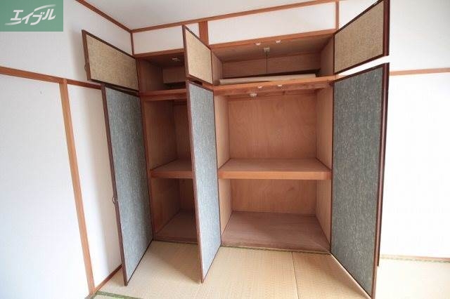 コスモクィーン富田町の内装写真