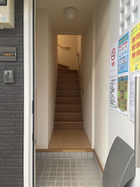 MAST COURT秋葉の玄関写真
