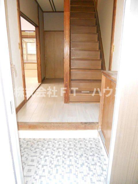吉野貸家の玄関写真