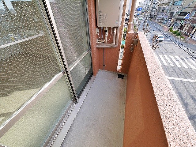 バルコニー　開放的で明るい空間を演出してくれるバルコニーです