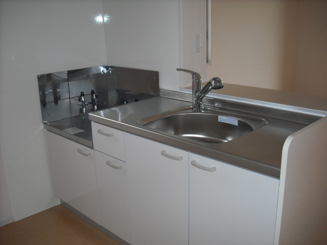 キッチン　床下収納庫あり　小窓付