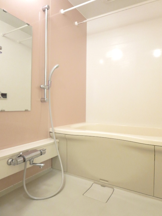 バス・シャワールーム　経済的な追焚機能付♪　浴室乾燥機能付♪