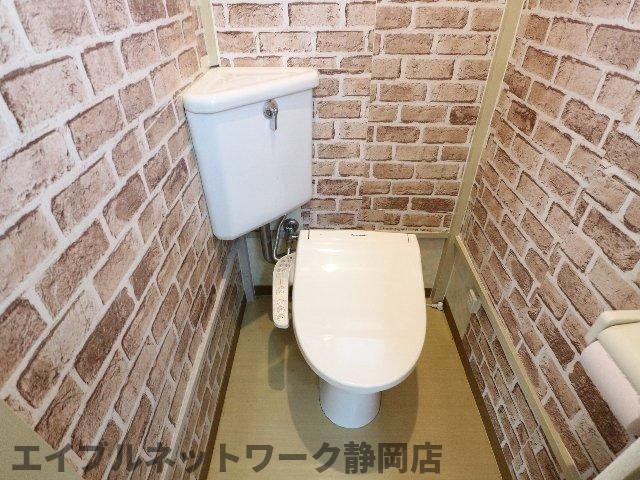 【静岡市葵区沓谷のアパートのトイレ】
