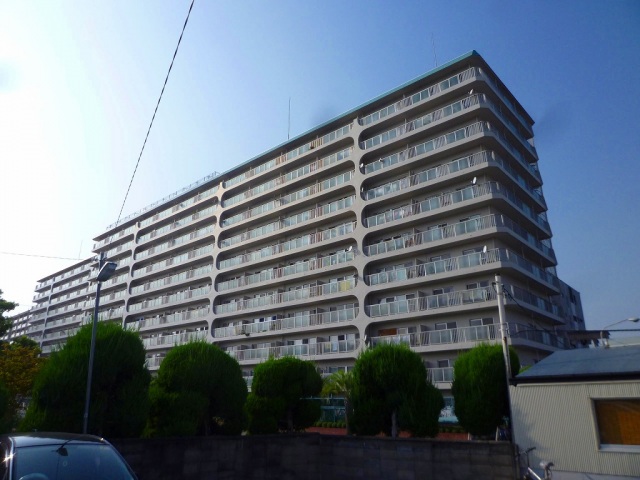 八尾市北久宝寺のマンションの建物外観