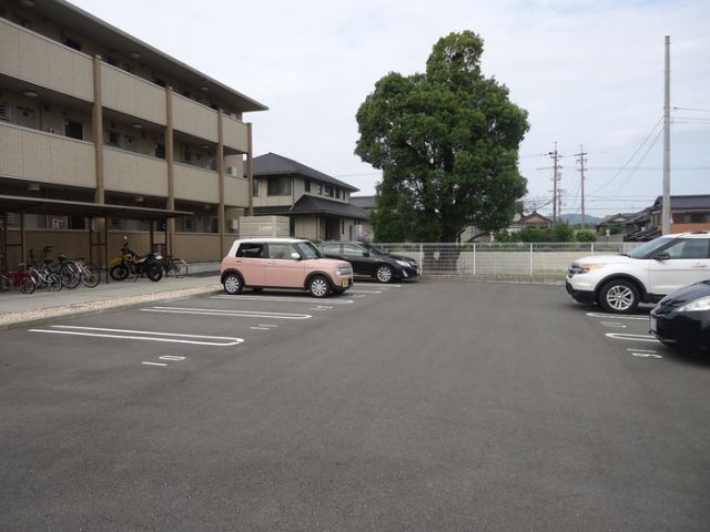 【D-roomＫの駐車場】