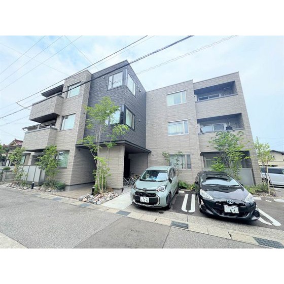Ｅｃｌａｎｔ舟橋今町の建物外観