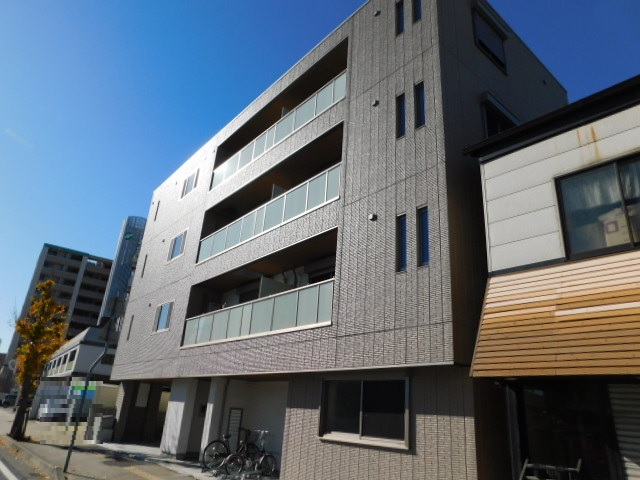 姫路市坂田町のマンションの建物外観