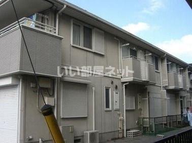 茂原市町保のアパートの建物外観