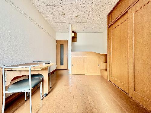 居室・リビング　現状優先。設置は現地と異なる可能性があります。