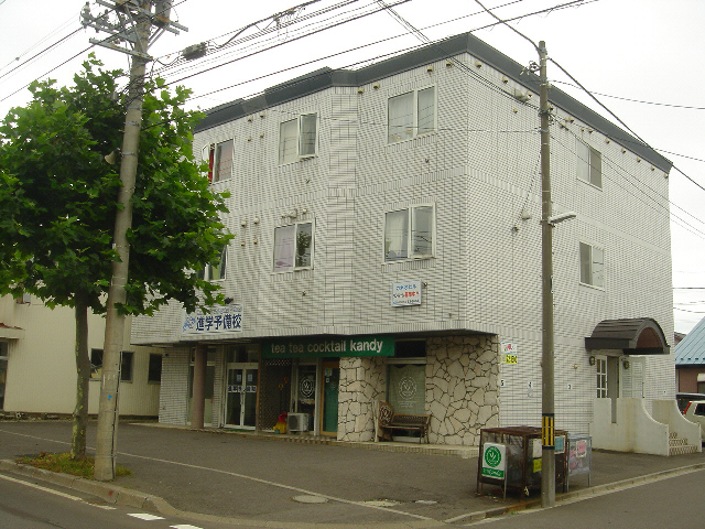 函館市柏木町のアパートの建物外観