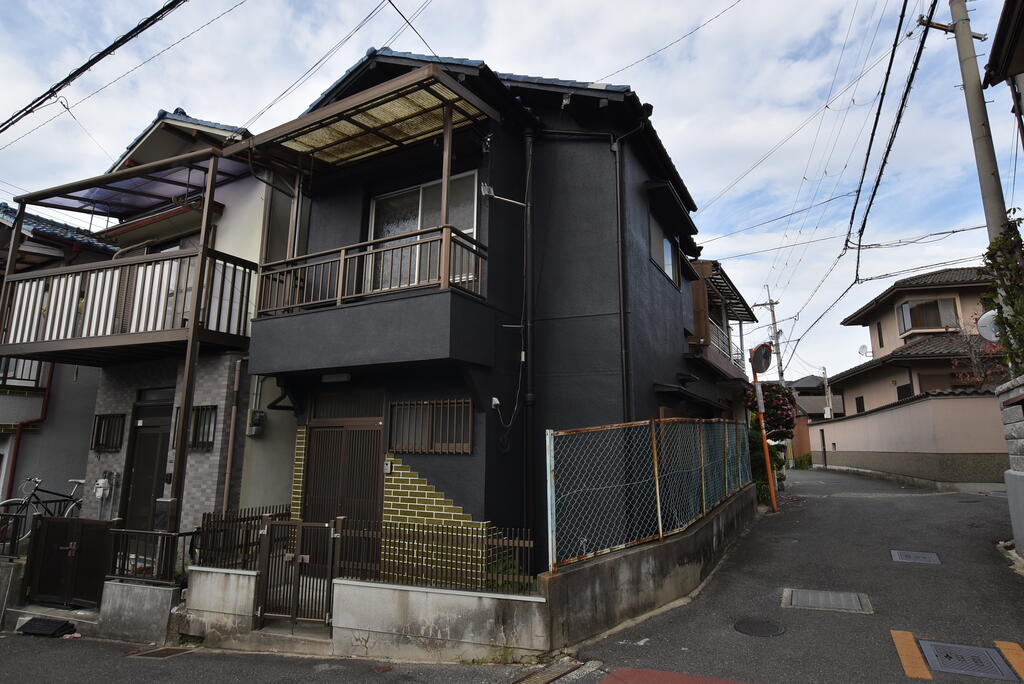 柏原市大県四丁目戸建て賃貸の建物外観