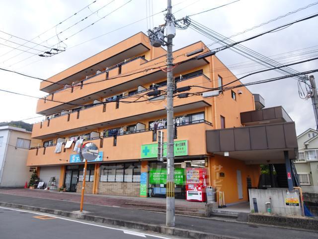 長岡京市金ケ原のマンションの建物外観