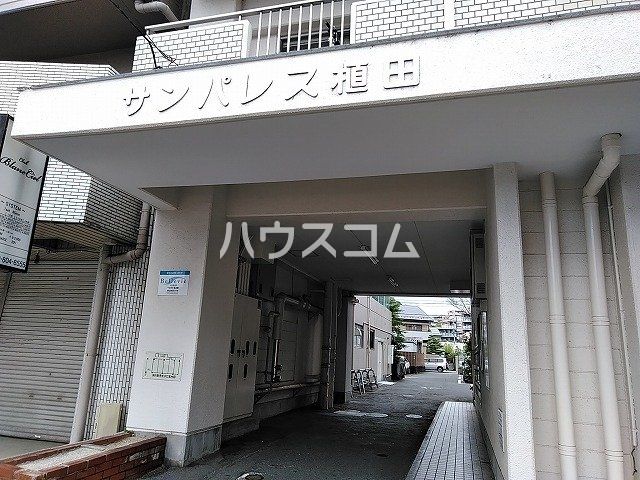 【名古屋市天白区植田のマンションのエントランス】