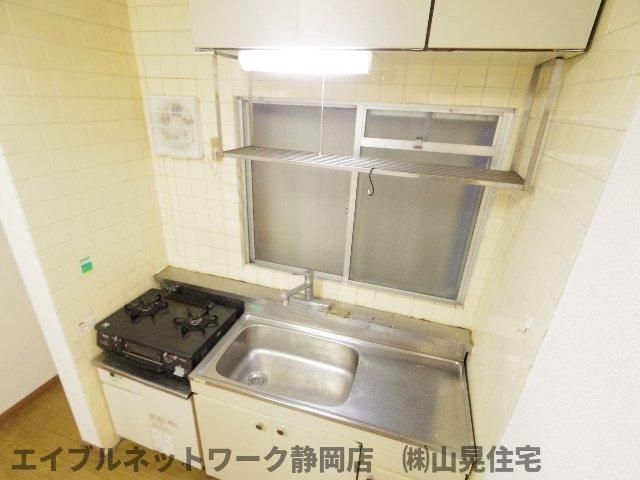 【静岡市葵区中町のマンションのキッチン】