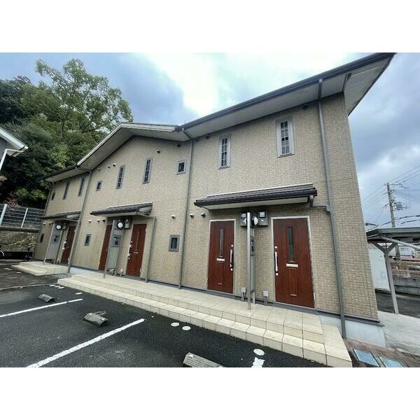 姫路市青山のアパートの建物外観