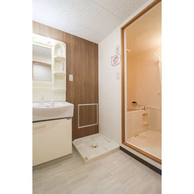 洗面設備　シャワー付き洗面台