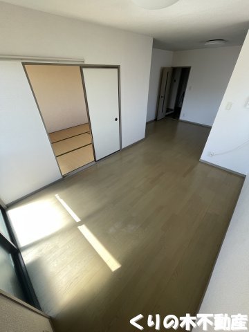 居室・リビング　こちらのリビングで趣味の時間をお楽しみください