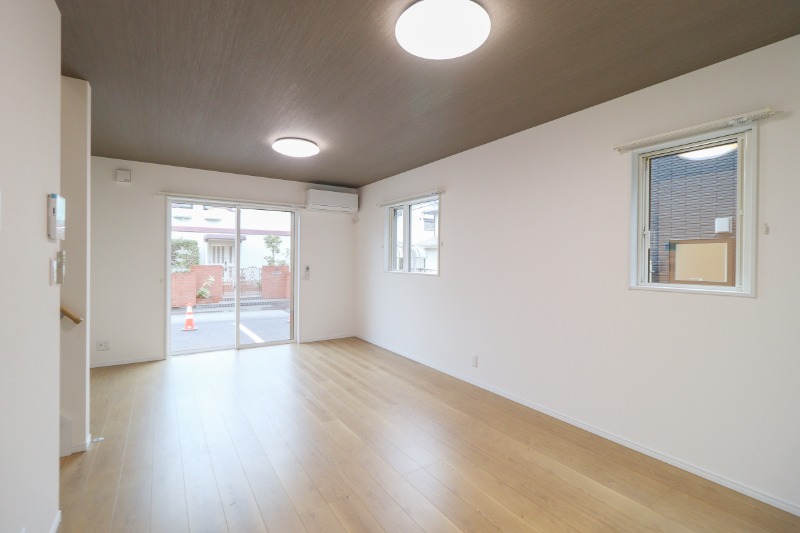 居室・リビング　図面と現状に相違がある場合には現状を優先