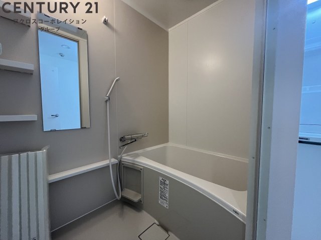 バス・シャワールーム　清潔感のあるお風呂