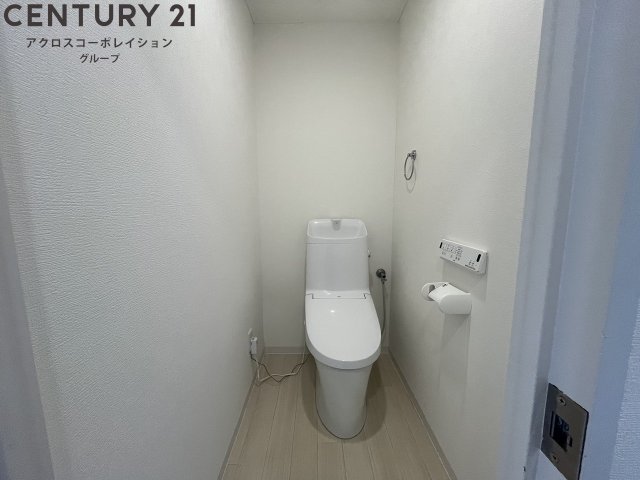 トイレ　温水洗浄便座