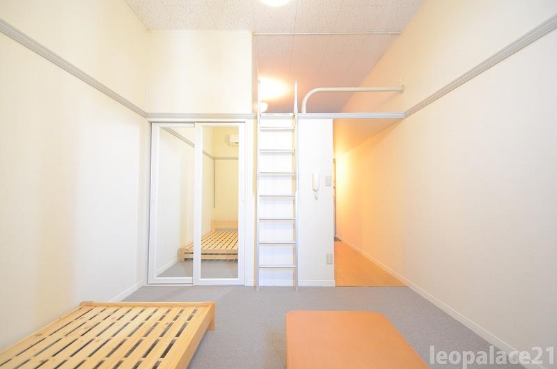 居室・リビング　同シリーズの類似となります。現況を優先致します。