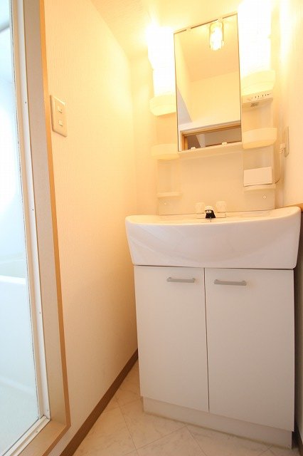 洗面設備　同物件別室です。