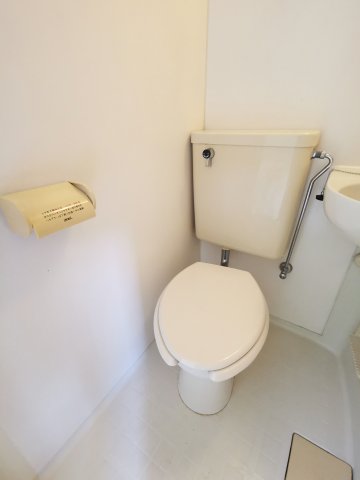 トイレ　別号室の画像です。ご参考下さい