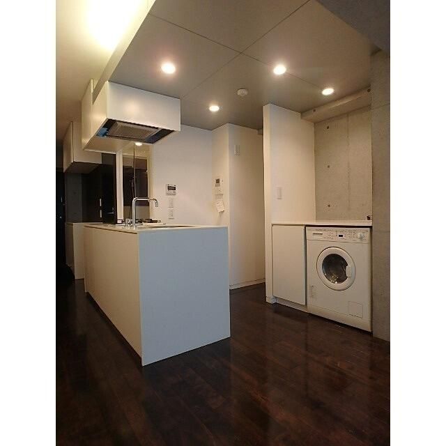 その他部屋・スペース　洗濯機付き。