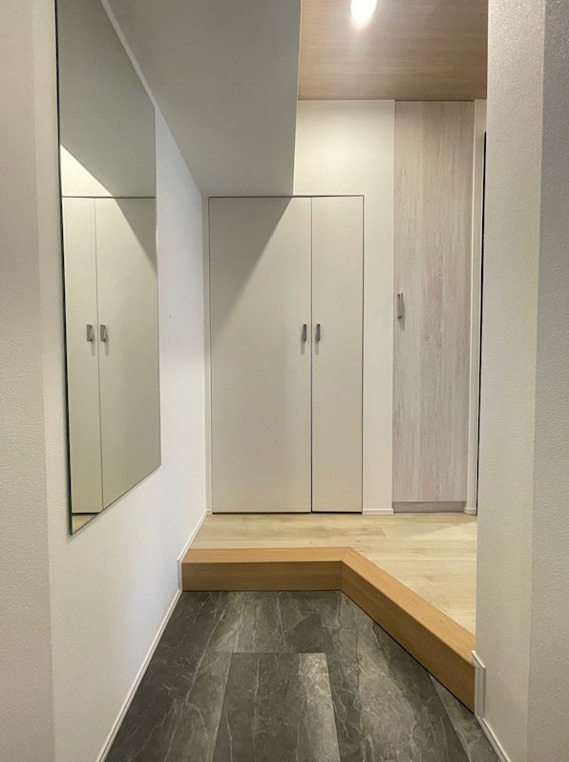 玄関　※別部屋の参考写真です。