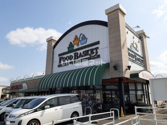 ショッピングセンター　ニシナフードバスケット中仙道店（ショッピングセンター）まで588m