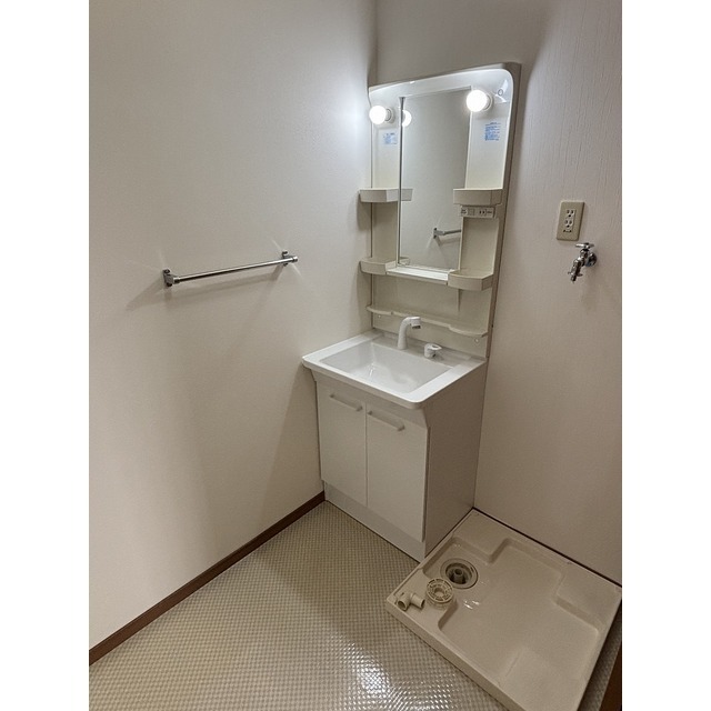 洗面設備　独立洗面台・室内洗濯機置