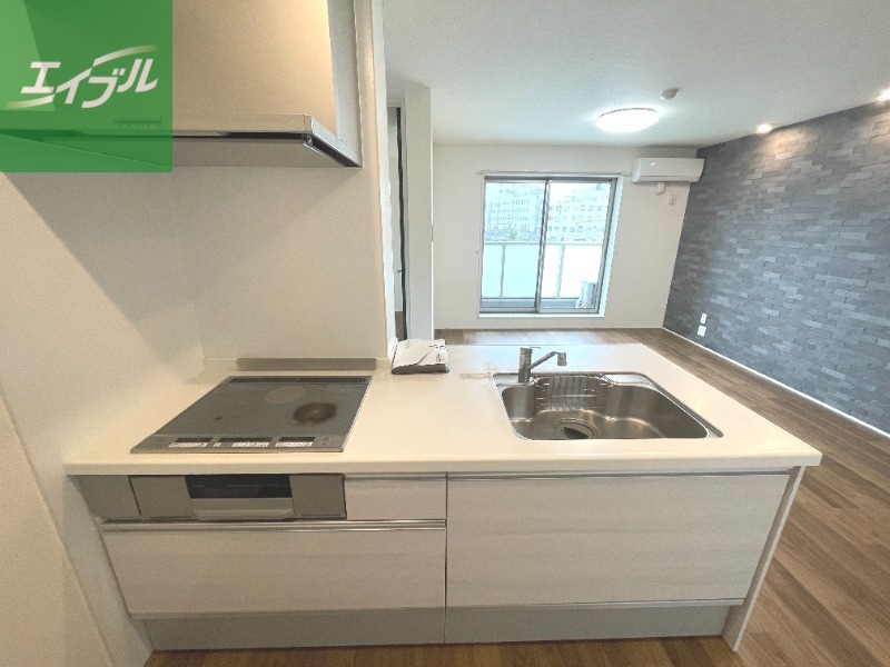 キッチン　※別号室の写真になります。