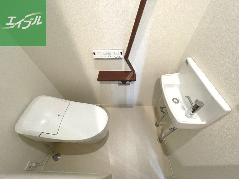 トイレ　※別号室の写真になります。