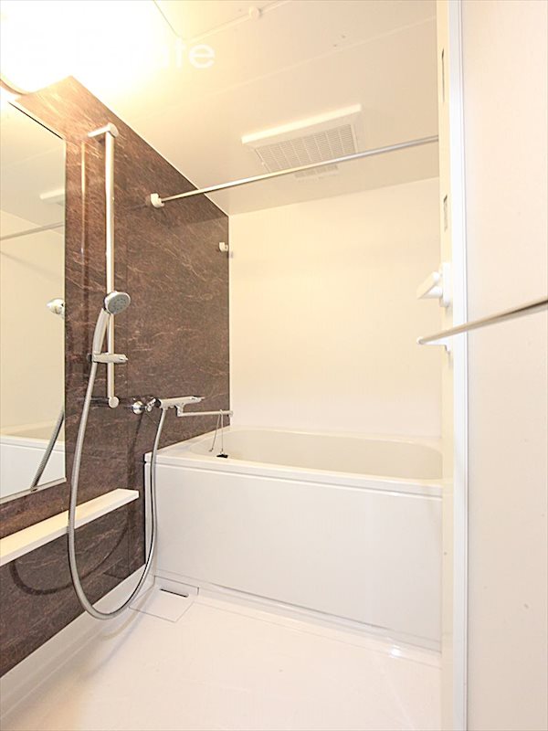 バス・シャワールーム　バスルーム