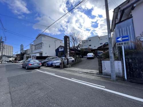 飲食店　支留比亜東山店（飲食店）まで258m