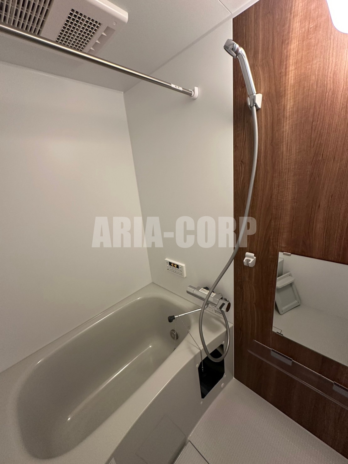 バス・シャワールーム　追炊き・浴室乾燥機付きのバスルーム♪