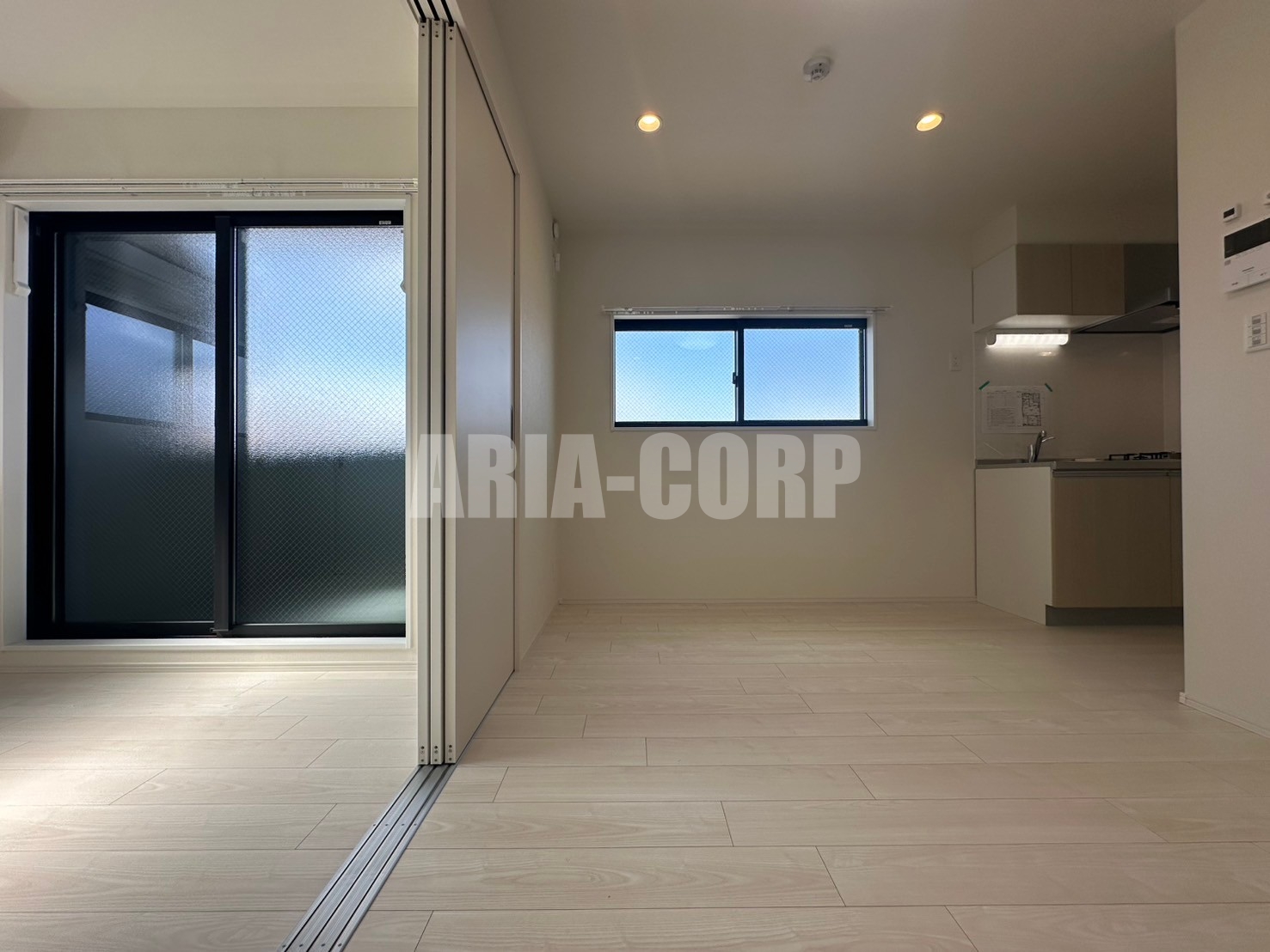 居室・リビング　白を基調とした統一感あるお部屋です！