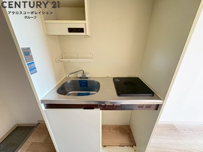 キッチン　電気コンロ付きの機能的なキッチン！