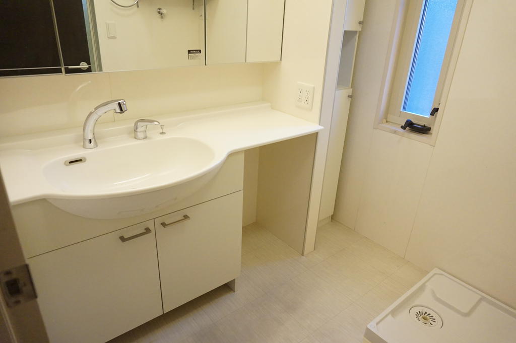 洗面設備　※クリーニング前写真です。