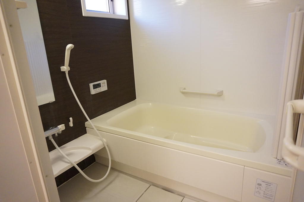 バス・シャワールーム　※クリーニング前写真です。