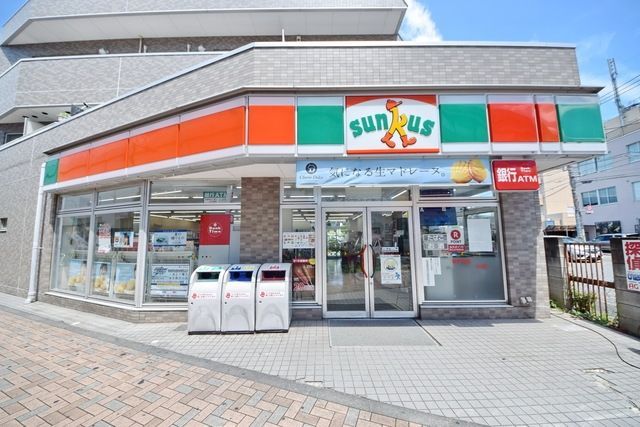 コンビニ　サンクス喜多見店（コンビニ）まで700m